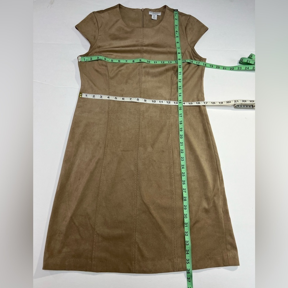 Katherine Barclay Montreal Elegant Beige Vegan Suede Cap Sleeve Dress size 8 - Picture 8 of 8